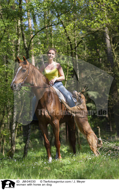 woman with horse an dog / JM-04030