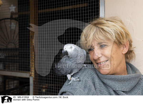 woman with Grey Parrot / MS-01694