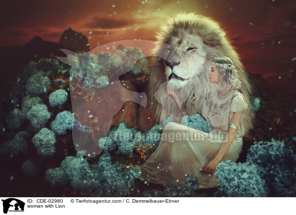 woman with Lion / CDE-02980
