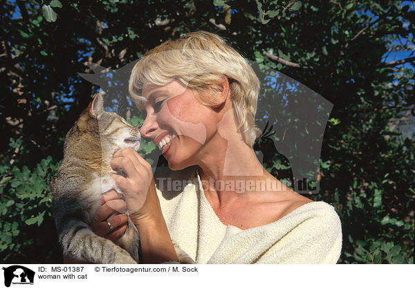 Frau mit Katze / woman with cat / MS-01387