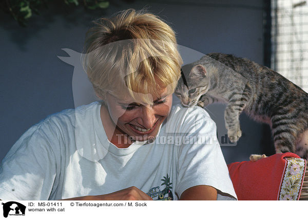 Frau mit Katze / woman with cat / MS-01411