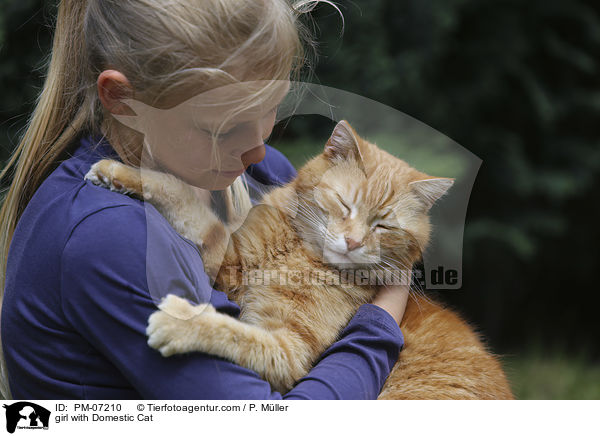 girl with Domestic Cat / PM-07210