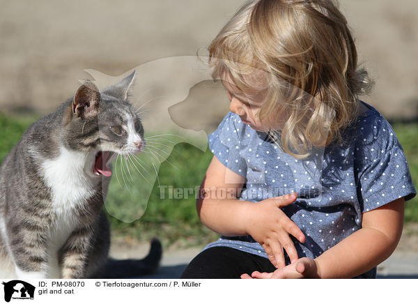 girl and cat / PM-08070