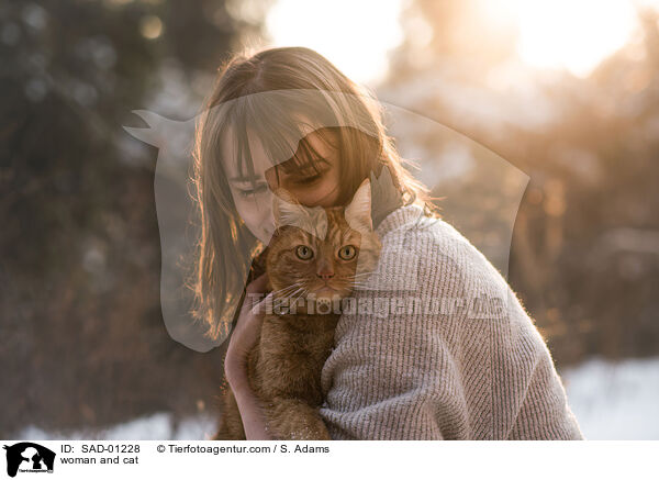 Frau und Katze / woman and cat / SAD-01228