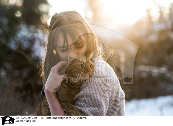 Frau und Katze / woman and cat / SAD-01229