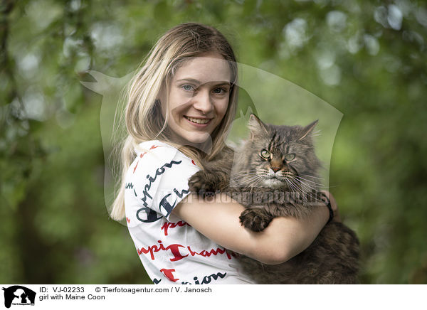 girl with Maine Coon / VJ-02233