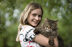 girl with Maine Coon