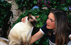 girl with siam cat