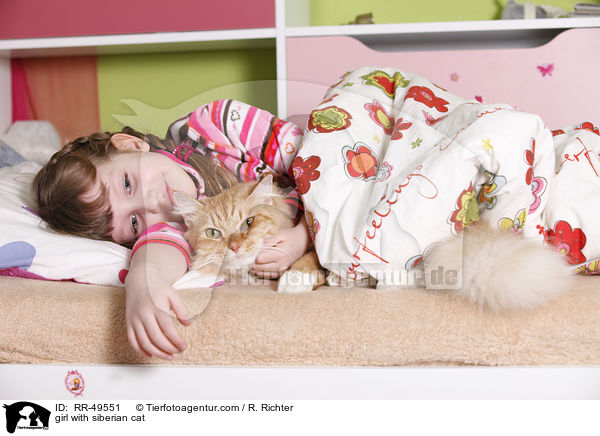 Mdchen mit Sibirischer Katze / girl with siberian cat / RR-49551