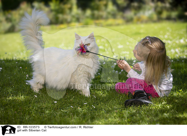 girl with Siberian Cat / RR-103573