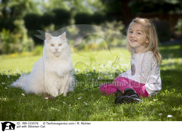 girl with Siberian Cat / RR-103576