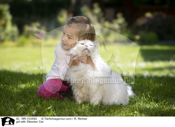 Mdchen mit Sibirische Katze / girl with Siberian Cat / RR-103580