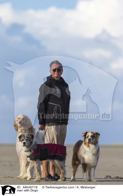 man with Dogs / AM-06718