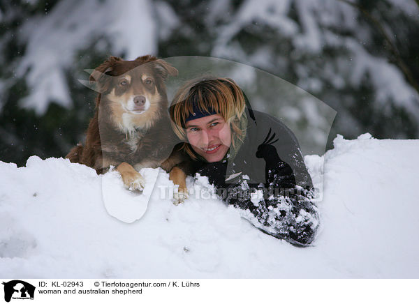 Frau und Australian Shepherd / woman and australian shepherd / KL-02943