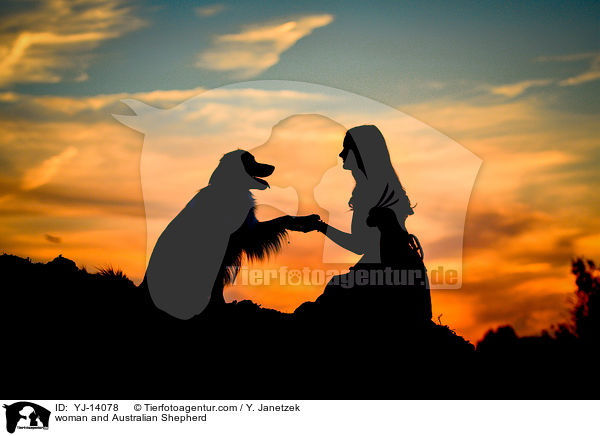 Frau und Australian Shepherd / woman and Australian Shepherd / YJ-14078
