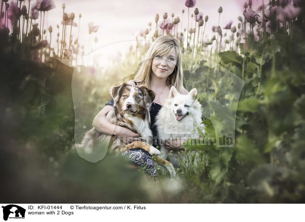 Frau mit 2 Hunden / woman with 2 Dogs / KFI-01444