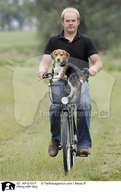 biking with dog / AP-01517