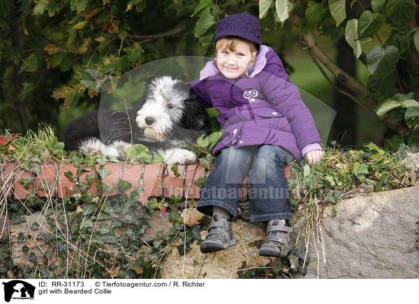 Mdchen mit Bearded Collie / girl with Bearded Collie / RR-31173