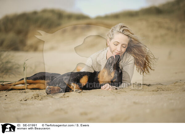 Frau mit Beauceron / woman with Beauceron / SE-01991