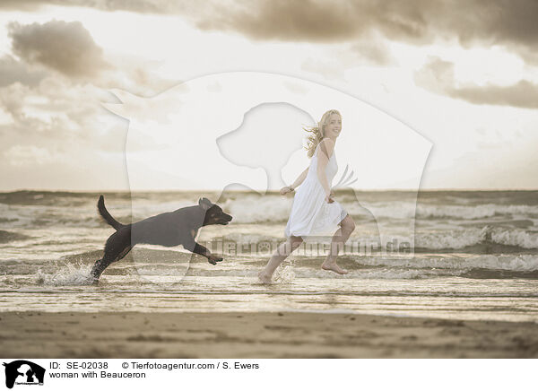 Frau mit Beauceron / woman with Beauceron / SE-02038