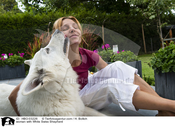 Frau mit Weiem Schweizer Schferhund / woman with White Swiss Shepherd / HBO-03226