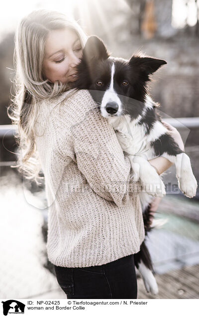 Frau und Border Collie / woman and Border Collie / NP-02425