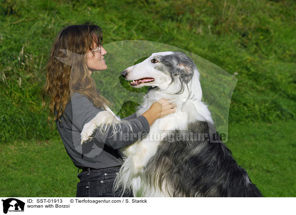 Frau mit Barsoi / woman with Borzoi / SST-01913