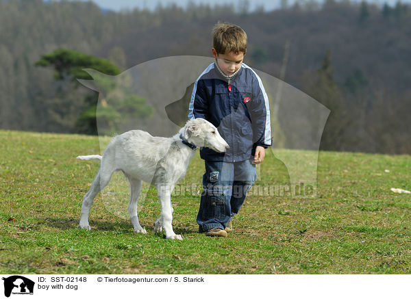 Junge mit Hund / boy with dog / SST-02148
