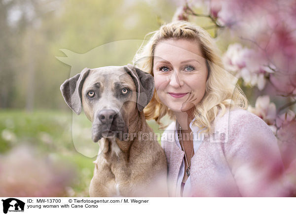 junge Frau mit Cane Corso Hndin / young woman with Cane Corso / MW-13700