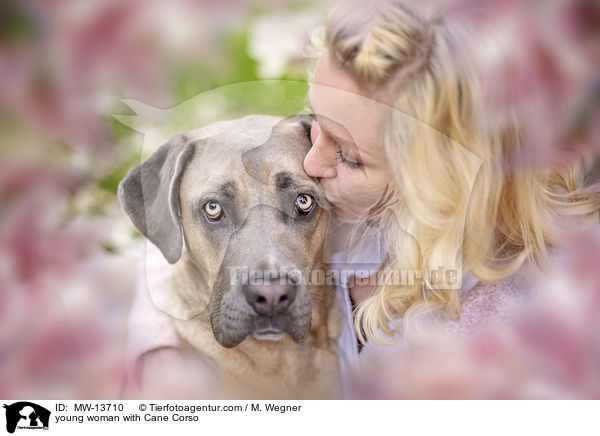 junge Frau mit Cane Corso Hndin / young woman with Cane Corso / MW-13710