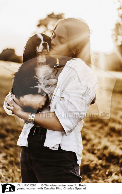 young woman with Cavalier King Charles Spaniel / LR-01293