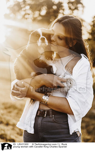 young woman with Cavalier King Charles Spaniel / LR-01300