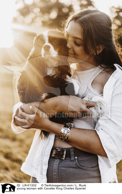 young woman with Cavalier King Charles Spaniel / LR-01302
