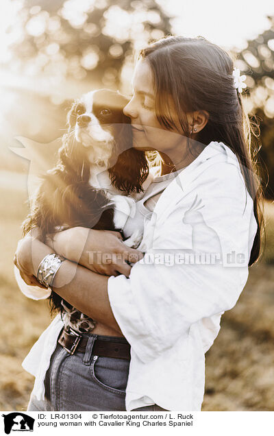 young woman with Cavalier King Charles Spaniel / LR-01304
