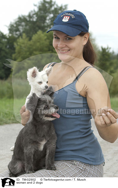 Frau und 2 Hunde / woman and 2 dogs / TM-02902
