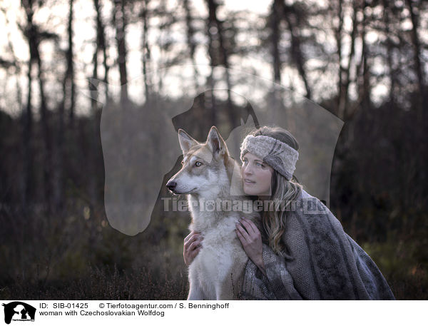 woman with Czechoslovakian Wolfdog / SIB-01425