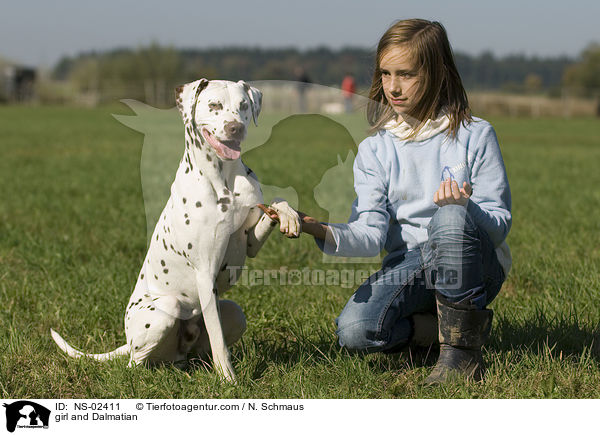 Mdchen und Dalmatiner / girl and Dalmatian / NS-02411