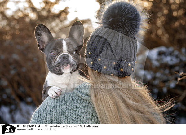 woman with French Bulldog / MHO-01464