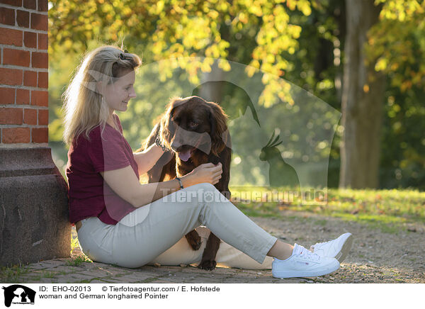 woman and German longhaired Pointer / EHO-02013