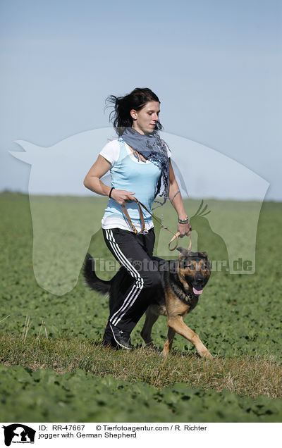 Joggerin mit Deutschem Schferhund / jogger with German Shepherd / RR-47667