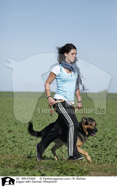 Joggerin mit Deutschem Schferhund / jogger with German Shepherd / RR-47668