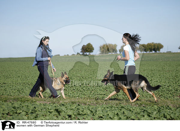 women with German Shepherd / RR-47680