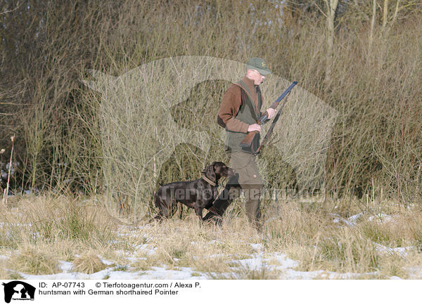 Jger mit Deutsch Kurzhaar / huntsman with German shorthaired Pointer / AP-07743
