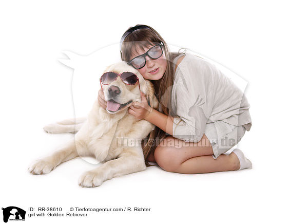 Mdchen mit Golden Retriever / girl with Golden Retriever / RR-38610