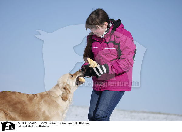M�dchen und Golden Retriever / girl and Golden Retriever / RR-40989
