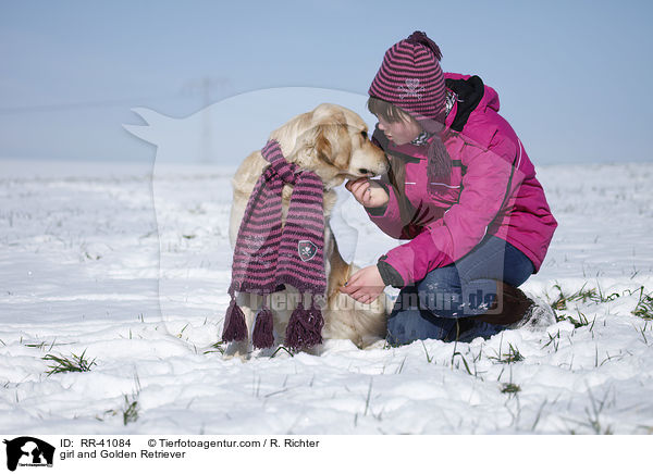 Mdchen und Golden Retriever / girl and Golden Retriever / RR-41084