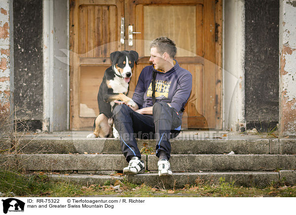 Mann und Groer Schweizer Sennenhund / man and Greater Swiss Mountain Dog / RR-75322