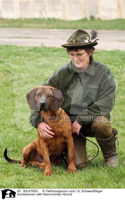 huntswoman with Hannoverian Hound / SS-07850