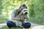 woman with Havanese