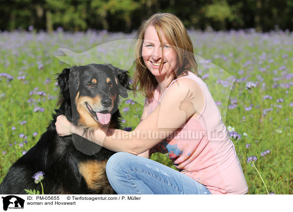 Frau und Hovawart / woman and Hovawart / PM-05655